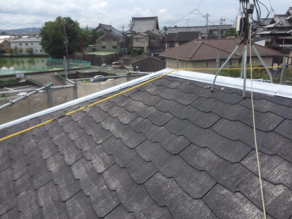枚方市招提元町N様邸の屋根塗装中